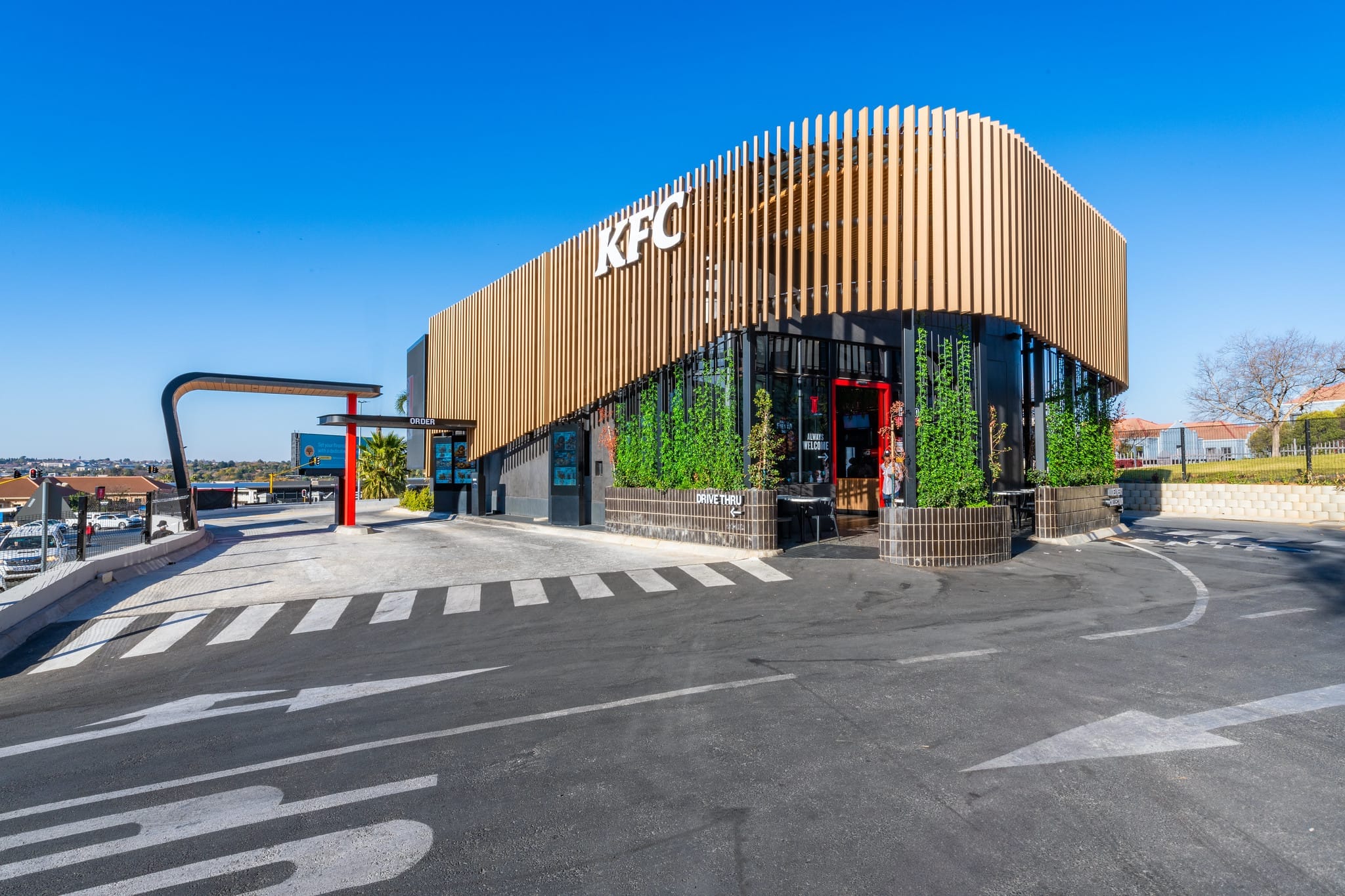 Jak innowacyjne materiały kompozytowe zmieniają współczesne budownictwo