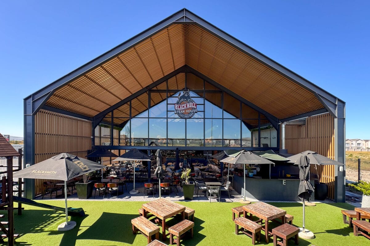 Jak innowacyjne materiały kompozytowe zmieniają współczesne budownictwo